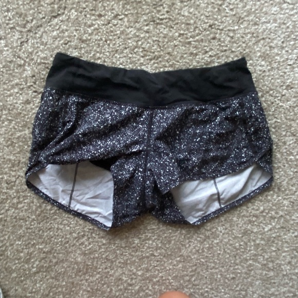 Size 4 speed shorts - Picture 4 of 4